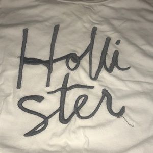 white hollister tee